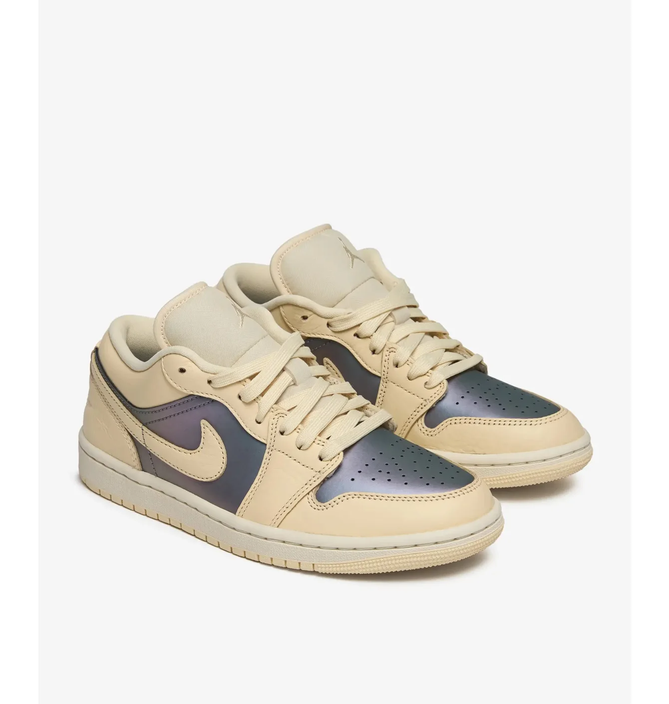 Кросівки жіночі Air Jordan 1 Low Se Muslin Royal Tint Beige IH4110-104