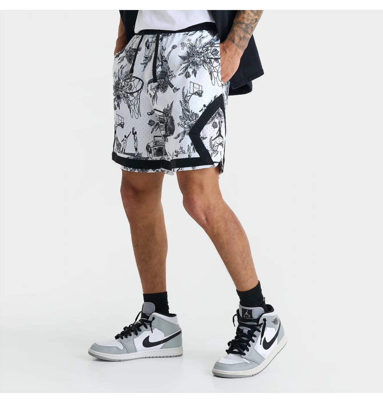 Шорти чоловічі Air Jordan Sport Dri-Fit Printed Diamond Basketball Shorts White FV8614-100