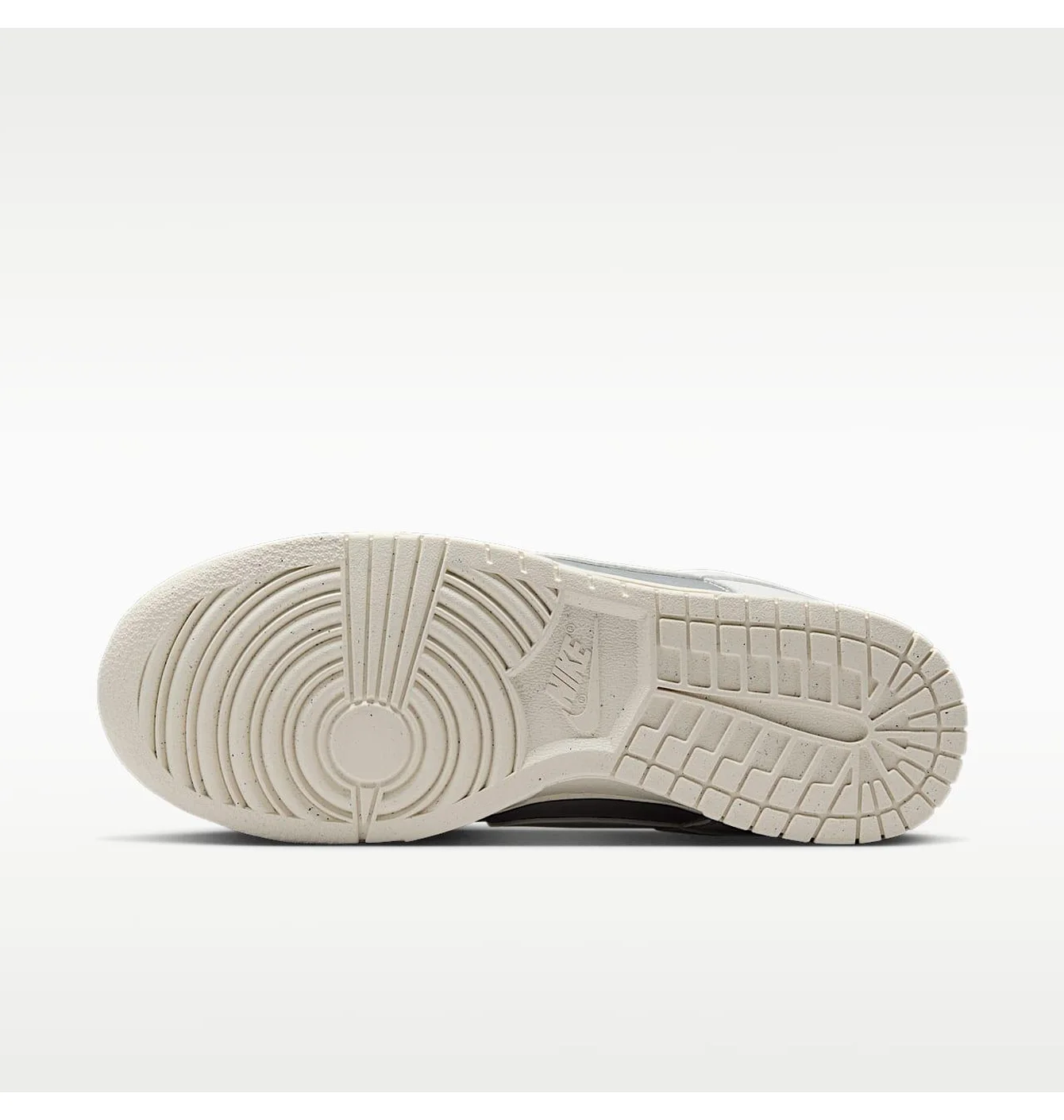 Кросівки жіночі Nike Dunk Low Next Nature White/Metallic IB7311-001