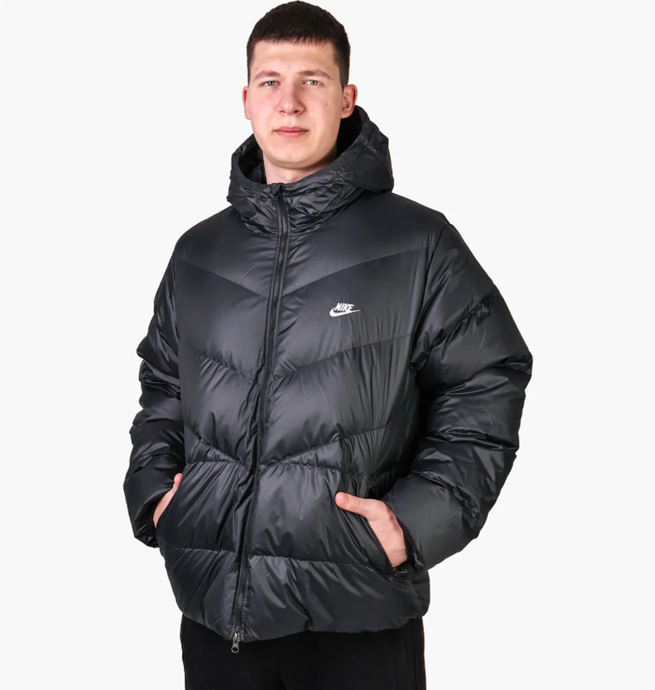Пуховик чоловічий Nike M Windrunner Stmnt Dwn Jkt Black HQ7790-011